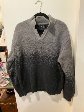 EUC Derschutze Gray Speckled Gradient Knit Sweater Size Medium